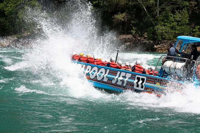 Jetboot-Fahrt im offenen Boot zum Whirlpool