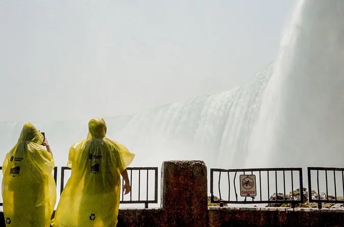 Rundgang: Behind the Falls & Bootsfahrt