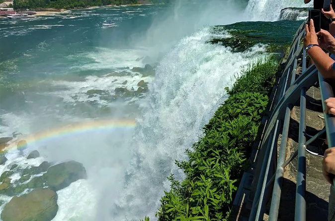 A rainbow over the American Falls seen from the US side